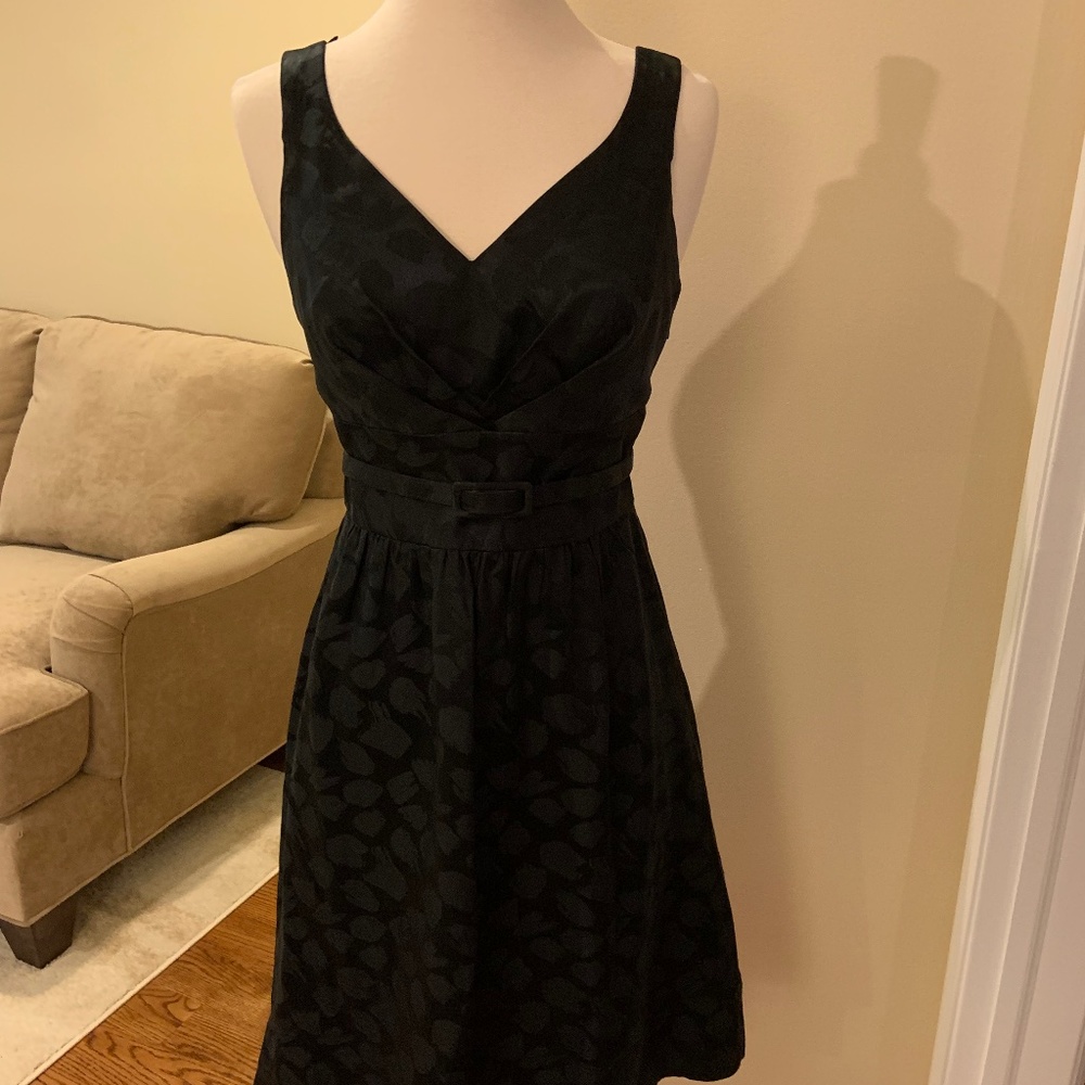 White House Black Market LBD